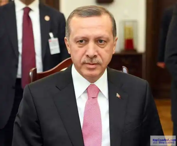 Turkey arrests 10, 000 over coup attempt